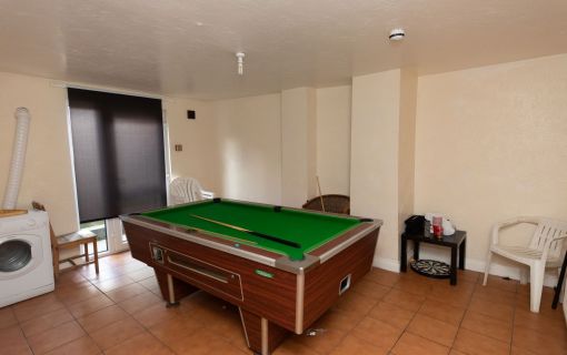 Headingley, LS6